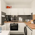 Guermache Apartments- Design Apartments, Zentrum, Outlet, Balkon, Kueche *