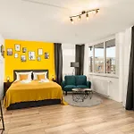 Guermache Apartments- Design Apartments, Zentrum, Outlet, Balkon, Kueche *