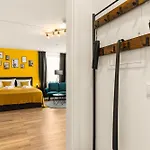 Guermache Apartments- Design Apartments, Zentrum, Outlet, Balkon, Kueche Апартаменты