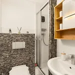 Guermache Apartments- Design Apartments, Zentrum, Outlet, Balkon, Kueche Апартаменты *