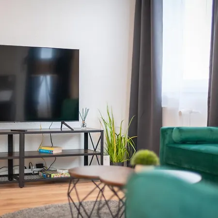 Guermache Apartments- Design Apartments, Zentrum, Outlet, Balkon, Kueche