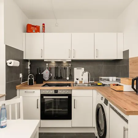 Guermache Apartments- Design Apartments, Zentrum, Outlet, Balkon, Kueche *