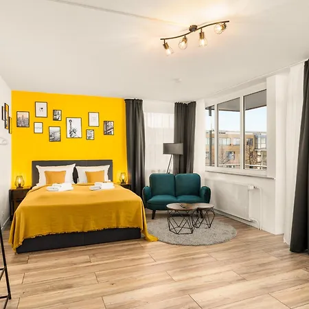 Guermache Apartments- Design Apartments, Zentrum, Outlet, Balkon, Kueche *