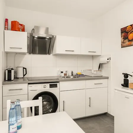 Apartmán Guermache Apartments- Design Apartments, Zentrum, Outlet, Balkon, Kueche *