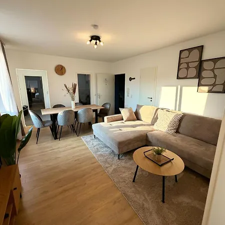 Apartmán Guermache Apartments- Design Apartments, Zentrum, Outlet, Balkon, Kueche *