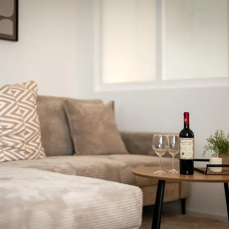 Guermache Apartments- Design Apartments, Zentrum, Outlet, Balkon, Kueche